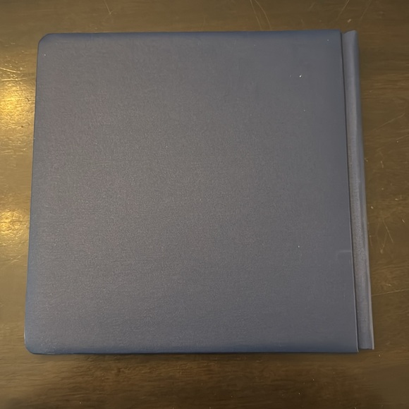 Creative Memories Set - Navy Scrapbook + 45 scrapbook pages + 75 Page Protectors - Picture 11 of 12